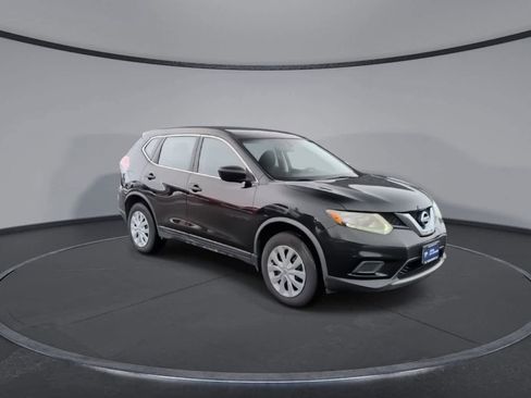 Used 2016 Nissan Rogue S image 2