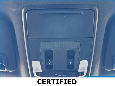 Used 2025 Honda Pilot TrailSport image 19