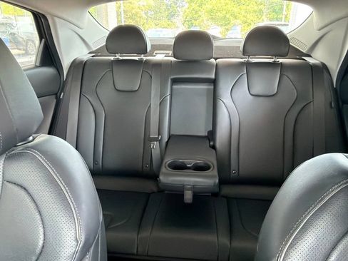 Certified 2024 Hyundai Elantra Limited FWD image 23