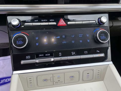 Used 2025 Hyundai Santa Fe Calligraphy image 18