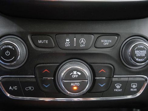 Used 2023 Jeep Cherokee Altitude Lux w/ Lux Elite Package AWD/4WD image 20