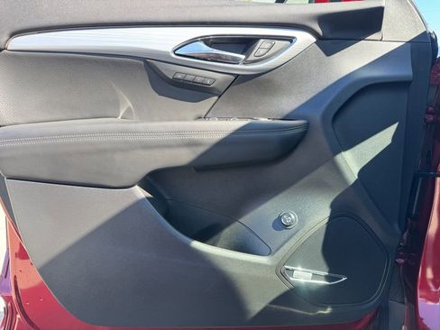 Used 2024 Buick Envision Avenir image 11