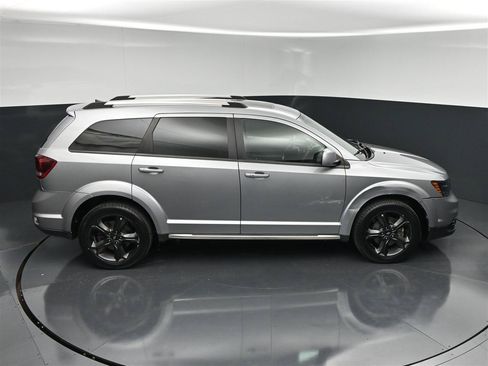 Used 2020 Dodge Journey Crossroad FWD image 23