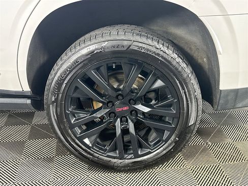 Used 2021 GMC Yukon Denali w/ Denali Premium Package image 35