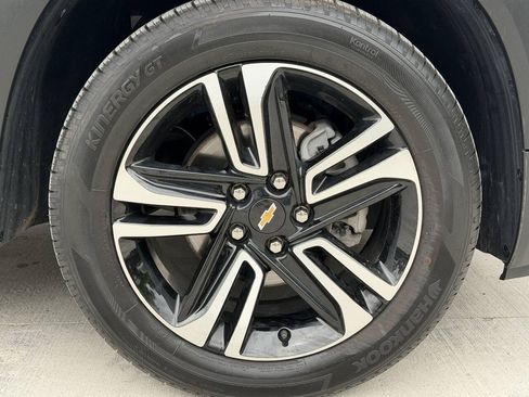Used 2025 Chevrolet TrailBlazer LS w/ LS Convenience Package AWD/4WD image 11