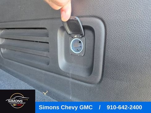 Used 2023 Chevrolet Traverse LT w/ Rear Camera Mirror Package AWD/4WD image 42