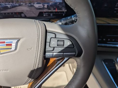 Used 2022 Cadillac Escalade Premium Luxury Platinum AWD/4WD image 17