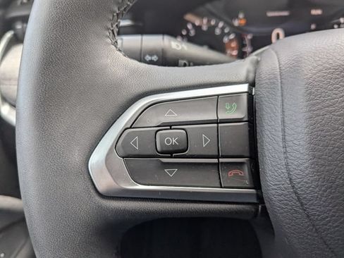 Used 2024 Jeep Compass Latitude AWD/4WD image 20
