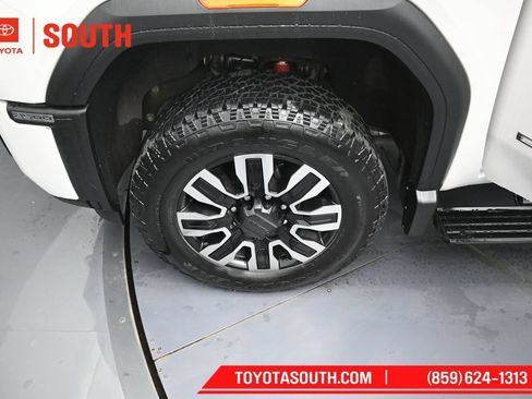 Used 2024 GMC Sierra 2500 Denali Ultimate AWD/4WD image 42