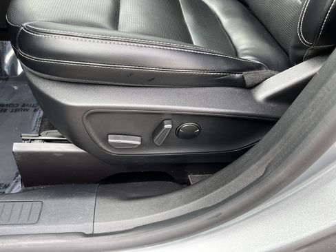 Used 2024 Ford Escape Platinum image 17