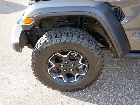 Used 2023 Jeep Wrangler Rubicon w/ Safety Group image 15