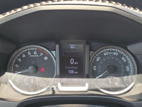 Used 2020 Toyota Tacoma TRD Sport w/ TRD Premium Sport Package AWD/4WD image 18