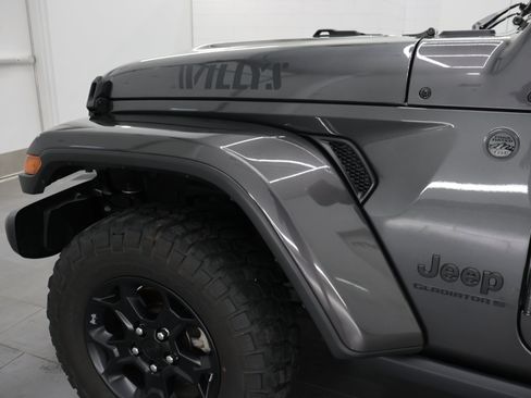 Used 2023 Jeep Gladiator Sport AWD/4WD image 34