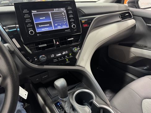 Used 2022 Toyota Camry LE image 22