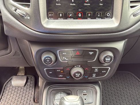 Used 2018 Jeep Compass Trailhawk w/ Navigation Group AWD/4WD image 25