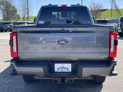New 2026 Ford F250 Lariat w/ Black Appearance Package