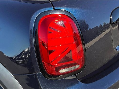 Used 2023 MINI Cooper S image 23