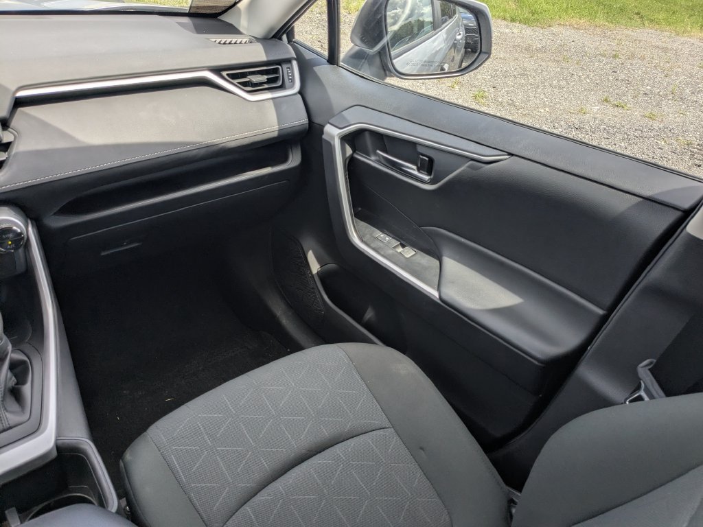 Used 2024 Toyota RAV4 XLE AWD/4WD image 19
