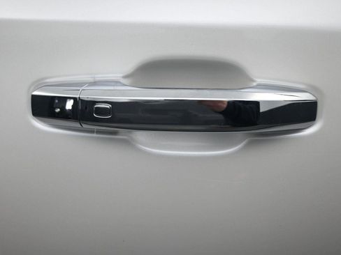 Used 2022 Chevrolet Silverado 1500 LTZ image 6