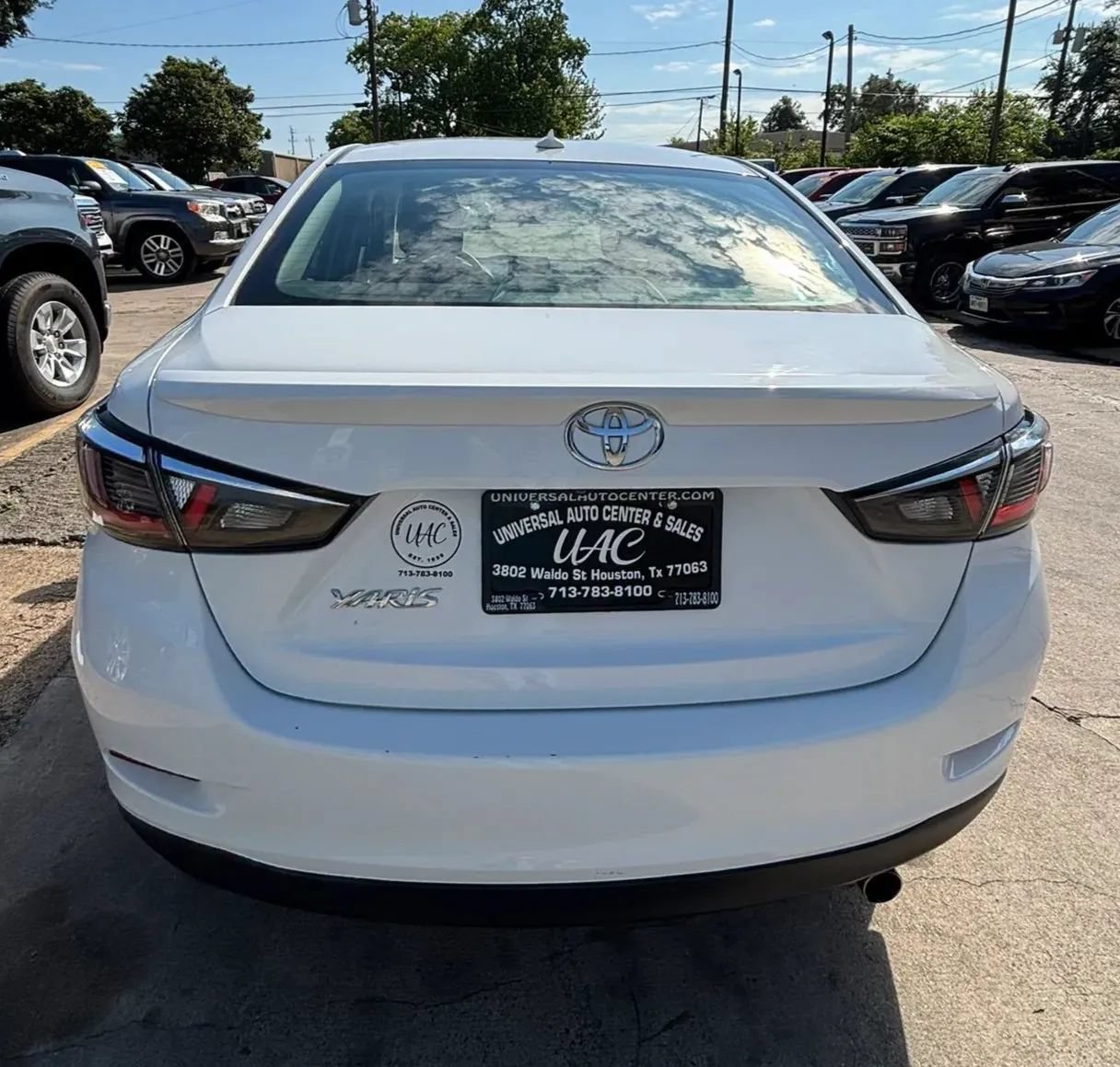 Used 2019 Toyota Yaris LE FWD image 4