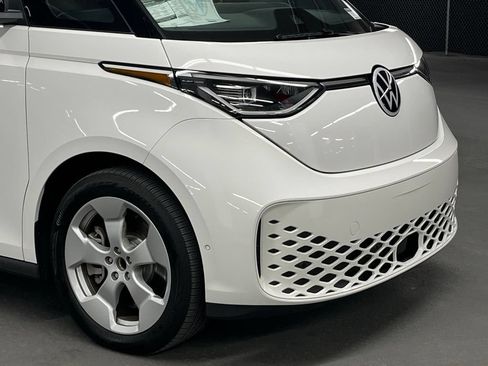 New 2025 Volkswagen ID. Buzz Pro S RWD image 42