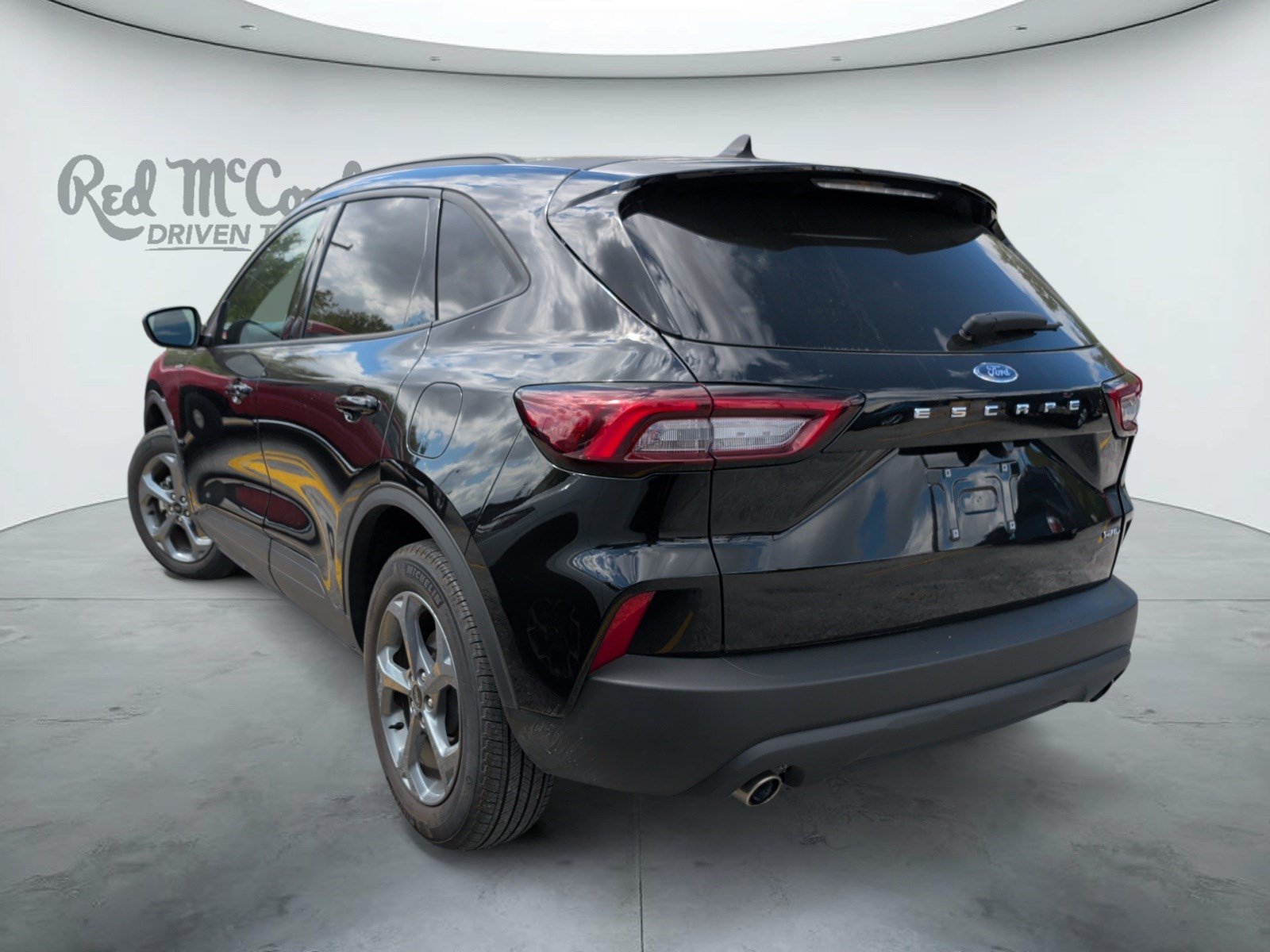 Certified 2025 Ford Escape ST-Line AWD/4WD image 7