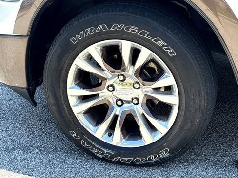 Used 2018 RAM 1500 Laramie Longhorn w/ Longhorn Southfork Package AWD/4WD image 9