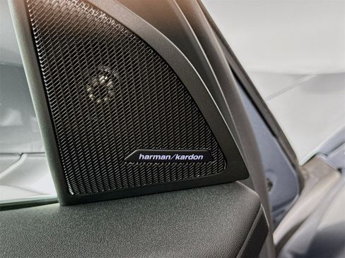 Used 2025 BMW X3 xDrive30i w/ Convenience Package image 18