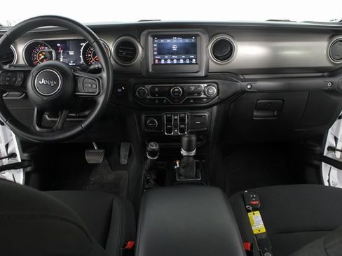 Used 2022 Jeep Gladiator Willys image 9