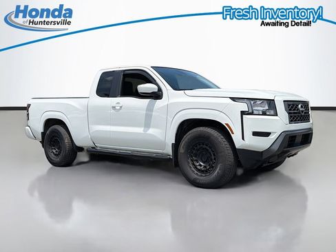 Used 2024 Nissan Frontier SV RWD image 1