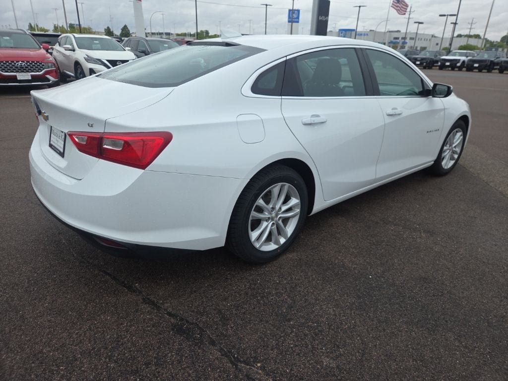 Used 2017 Chevrolet Malibu LT FWD image 5