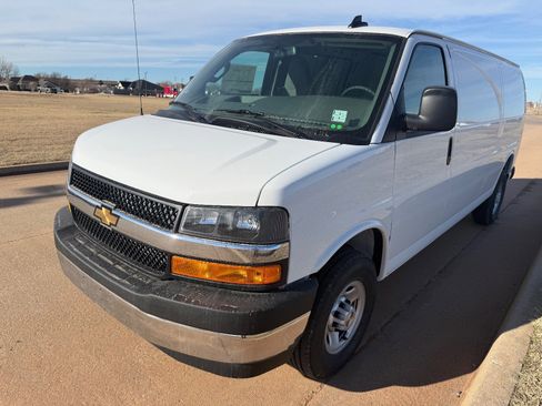 New 2025 Chevrolet Express 3500 Extended w/ Driver Convenience Package RWD image 7