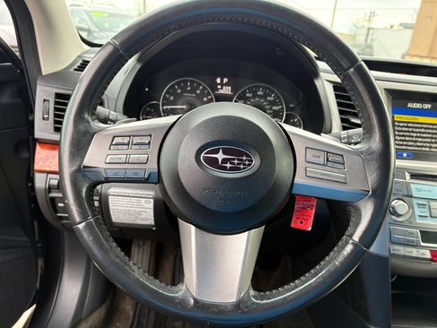 Used 2011 Subaru Outback 2.5i Limited image 25