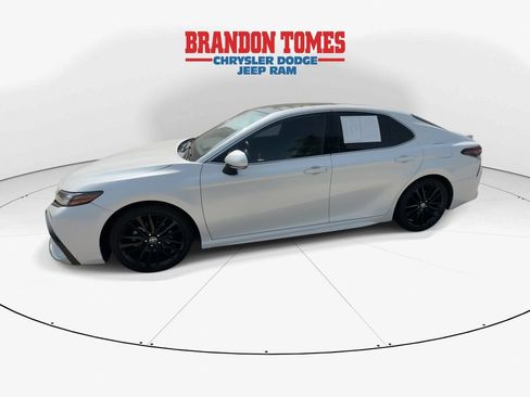 Used 2024 Toyota Camry XSE FWD image 5