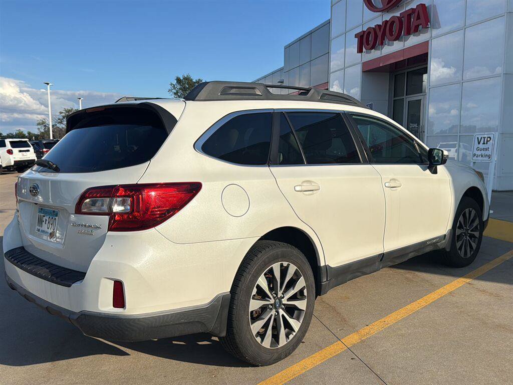Used 2015 Subaru Outback 2.5i Limited AWD/4WD image 5