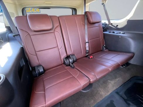 Used 2015 Chevrolet Suburban LTZ AWD/4WD image 32
