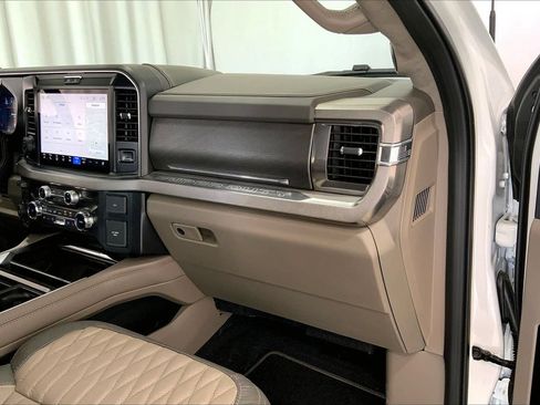 Used 2026 Ford F250 Platinum w/ Platinum Plus Package AWD/4WD image 16