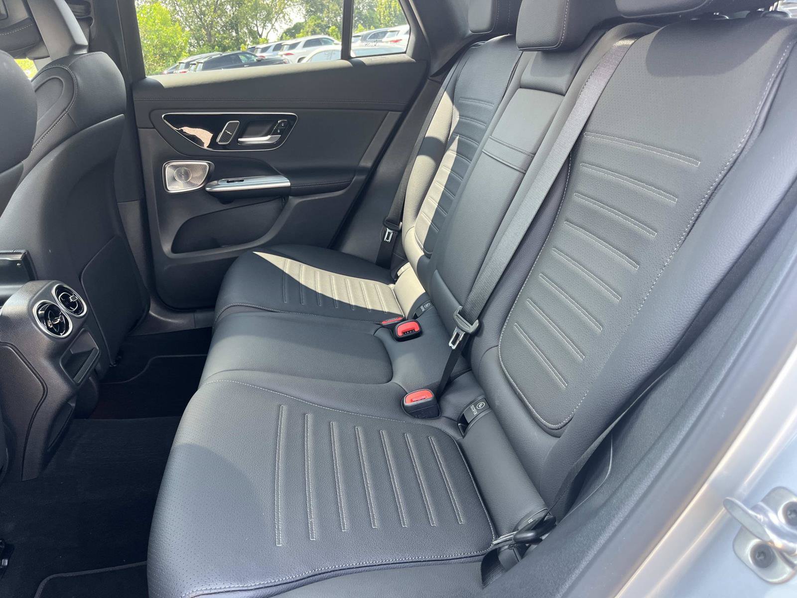 Used 2026 Mercedes-Benz GLC 300 4MATIC image 17