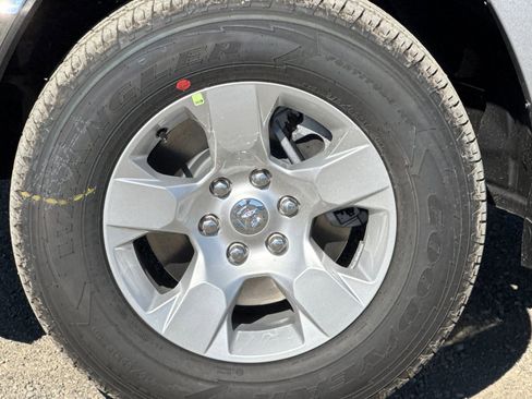 New 2026 RAM 1500 4x4 Crew Cab image 23