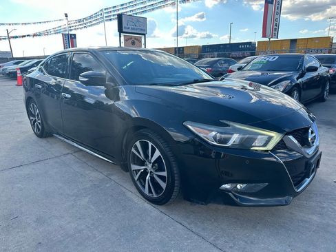 Used 2017 Nissan Maxima Platinum image 2