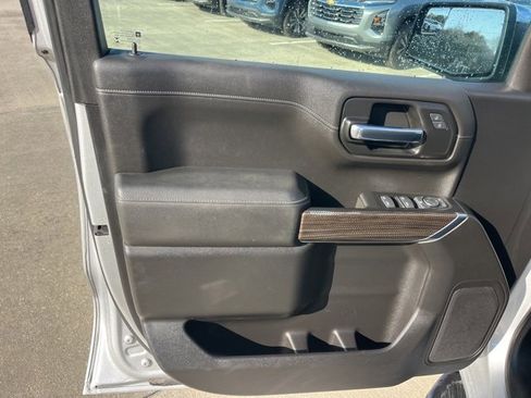 Used 2019 Chevrolet Silverado 1500 LT w/ Texas Edition image 11