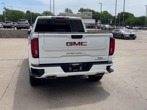 Used 2022 GMC Sierra 1500 Denali w/ Denali Carbonpro Edition AWD/4WD image 7