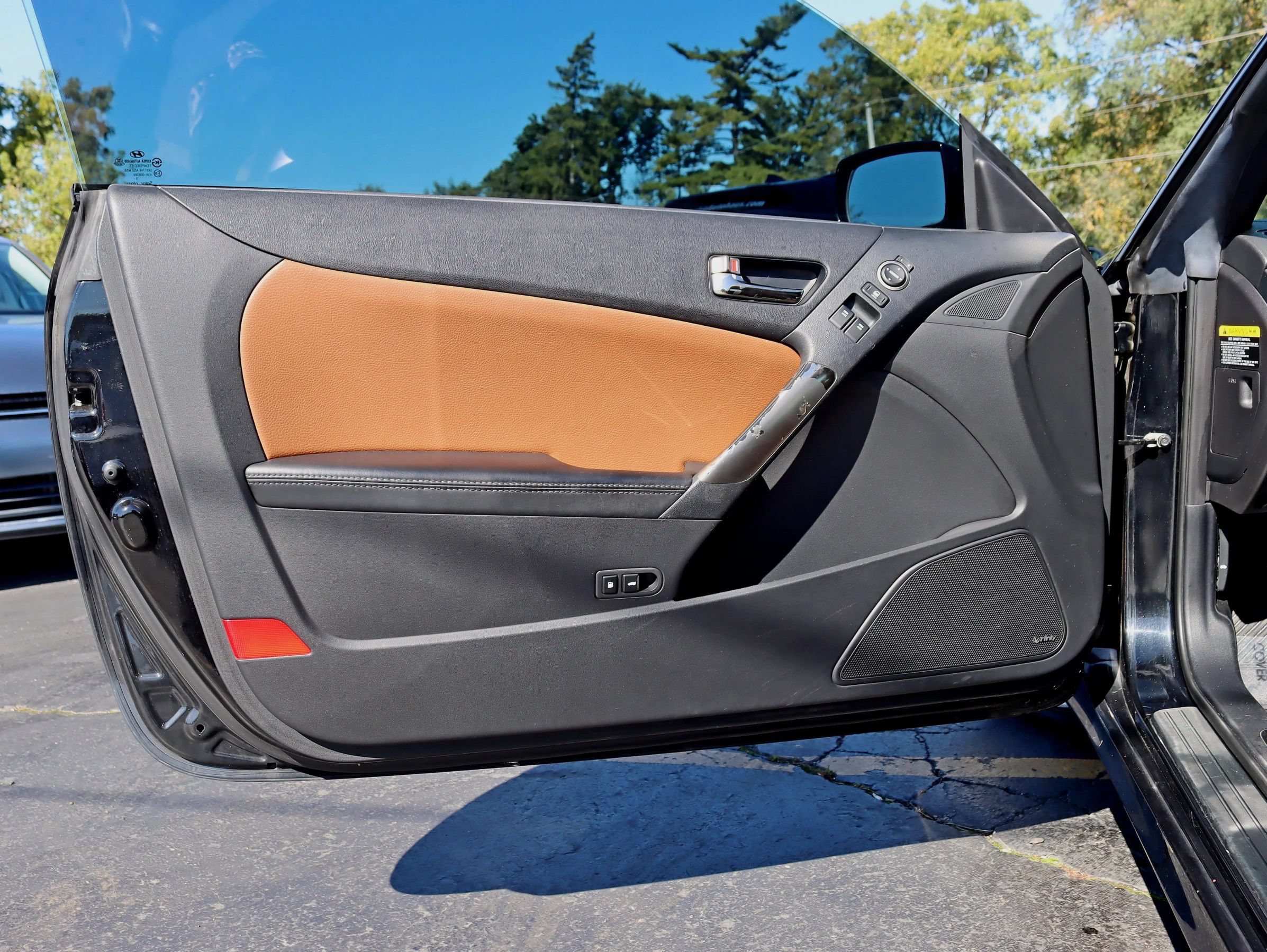 Used 2014 Hyundai Genesis 3.8 RWD image 29