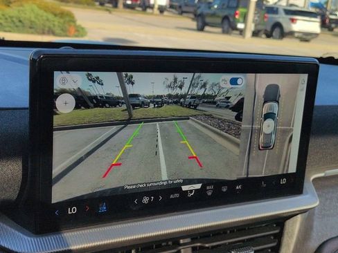 Certified 2025 Ford Explorer Platinum w/ LUX Leather Package image 21