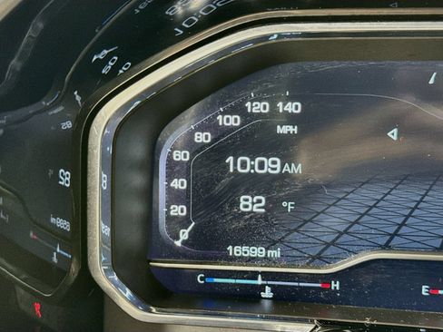 Used 2023 GMC Sierra 1500 Elevation AWD/4WD image 9
