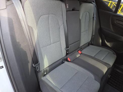 Used 2024 Volvo XC40 B5 Core AWD/4WD image 23