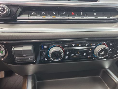Certified 2024 Chevrolet Silverado 1500 High Country w/ High Country Premium Package AWD/4WD image 24