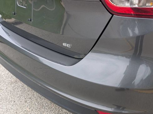 Used 2017 Ford Focus SE w/ Cold Weather Package FWD image 23