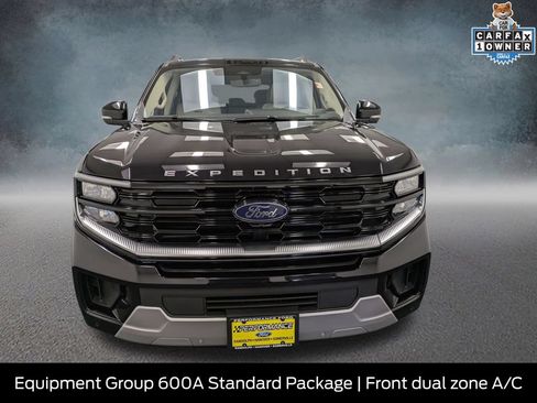 Used 2025 Ford Expedition Platinum AWD/4WD image 2