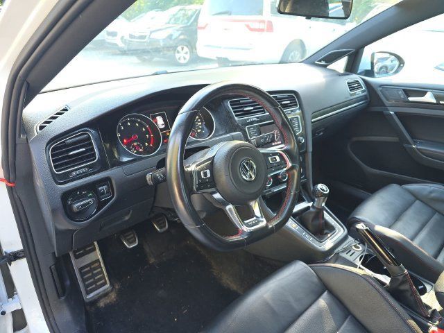 Used 2015 Volkswagen GTI SE FWD image 14